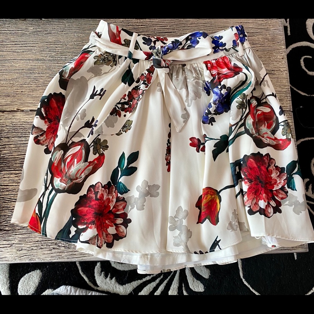 Express Floral mini skirt new with tags